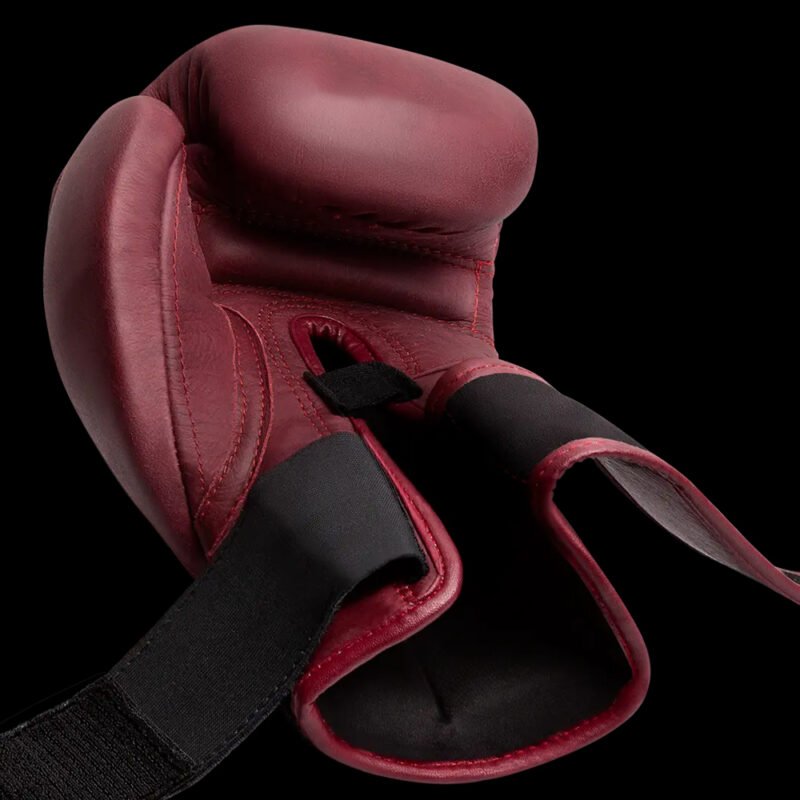 Stylish PU leather boxing gloves for fitness enthusiasts.